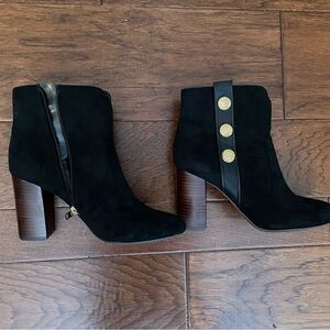 Tommy Hilfiger size 8.5 like new black booties gold accents